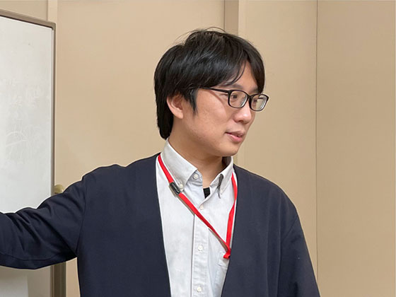 社員名